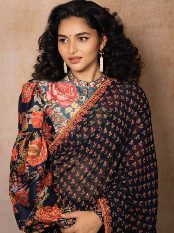 Premium designer Soft pure Georgette golden Saree
